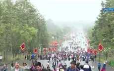 Người dân cả nước hướng về Đền Hùng