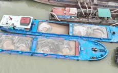 Liên tiếp xử lý các phương tiện thủy vận chuyển cát không có hóa đơn trên sông Hồng