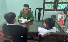Dùng ná cao su bắn chim làm vỡ kính ô tô trên cao tốc
