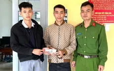 Đi mua nhẫn cưới đánh rơi mất tiền, chàng trai may mắn nhận lại được số tiền từ người lạ