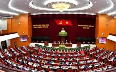 Ngày làm việc thứ hai của Hội nghị Trung ương 11