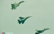 "Hổ mang chúa" Su-30MK2 bay lượn trên bầu trời, chuẩn bị cho Đại lễ 30/4