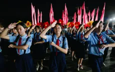 Khối diễu hành Thanh thiếu nhi Thành phố hợp luyện cho đại lễ kỷ niệm 50 năm thống nhất đất nước