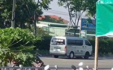 Người bán vé số bị ô tô tông tử vong khi đang chống nạng băng qua đường