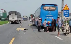 Xe máy va va chạm với ô tô khách, hai người tử vong