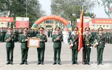 Trường Sĩ quan Lục quân 1 đón nhận Huân chương Bảo vệ Tổ quốc hạng Nhất
