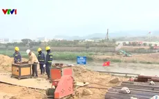 Đẩy nhanh tiến độ cầu qua sông Hồng biên giới Việt Nam - Trung Quốc