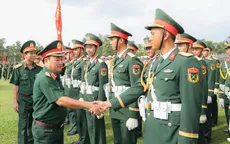 Chính ủy Quân khu 7 thăm, động viên lực lượng luyện tập diễu binh dịp 30/4