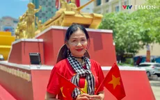 Những ngày ngập nắng và rực đỏ sắc cờ ở TP Hồ Chí Minh
