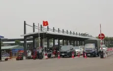 Tạm dừng chuyên chở ô tô sang đảo Cát Bà để tránh quá tải dịp nghỉ lễ 30/4