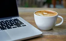 Buồn ngủ sau khi uống cà phê có phải điều bất thường?
