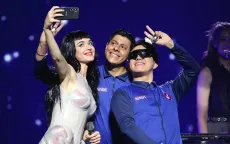 Katy Perry không ngừng khoe về việc bay vào vũ trụ