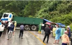 Quảng Bình: Một phụ nữ tử vong do va chạm với xe đầu kéo