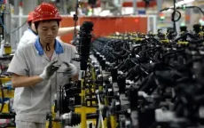 Trung Quốc: Ngành công nghiệp tăng trưởng trở lại trong bối cảnh thuế quan bủa vây