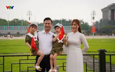 Rợp bóng người chụp ảnh trước Lăng Chủ tịch Hồ Chí Minh dịp 30/4