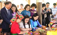 Hai Phu nhân Thủ tướng Việt Nam và Nhật Bản thăm Làng Văn hóa - Du lịch các dân tộc Việt Nam