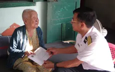 Thăm hỏi, tặng quà gia đình chính sách, gia đình có hoàn cảnh khó khăn dịp lễ 30/4