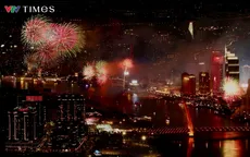 TP Hồ Chí Minh: Người dân vỡ òa cảm xúc với màn pháo hoa đêm 30/4 lịch sử