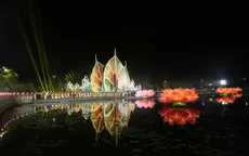 Hàng ngàn người tham dự Đêm hoa đăng Vesak 2025