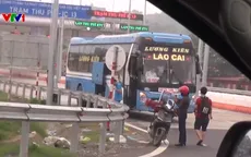 Mất an toàn đón trả khách tại nút giao cao tốc Nội Bài - Lào Cai