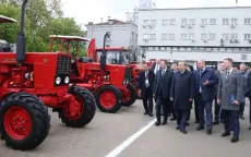 Tổng Bí thư Tô Lâm thăm Nhà máy Máy kéo Minsk