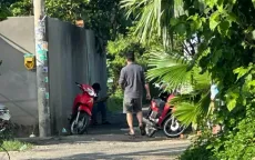 Phong toả hiện trường điều tra vụ nghi sát hại người khác rồi vào nhà trọ khoá trái cửa tự tử
