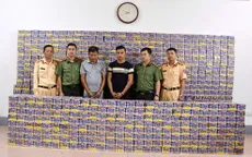 Nghệ An: Bắt giữ 2 đối tượng dùng ô tô vận chuyển 1,5 tấn pháo nổ trái phép