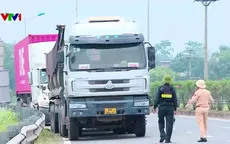 Buông lỏng quản lý xe tải quá khổ, quá tải từ đầu bến bãi