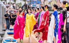 "Luyến lươn" Thanh Hương làm vedette cho show thời trang Vũ khúc biển hoa