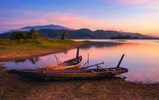 Ngắm hoàng hôn rực rỡ trên hồ Suối Trầu bình yên