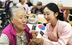Người cao tuổi ở Hàn Quốc xoay xở với việc làm