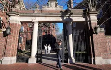 Nhiều trường đại học mời sinh viên Harvard chuyển hồ sơ