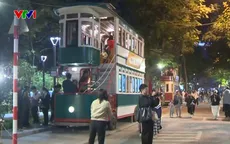 Độc đáo tour đêm “Tiếng chuông Trấn Vũ”