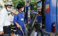 Giá xăng tăng trở lại