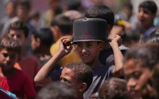 Người dân Gaza mò thức ăn trong rác khi nạn đói lan rộng