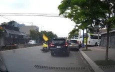 Mở cửa ô tô gây tai nạn còn đòi bồi thường 3 triệu, tài xế bị phạt hơn 20 triệu đồng