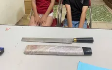 Bị trêu chọc, hai nữ sinh 12 tuổi mang dao dài 50cm tìm bạn “nói chuyện”