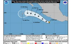 Bão nhiệt đới Barbara mạnh lên ngoài khơi bờ biển Mexico