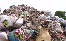 Rùng mình trước bãi rác hàng tấn bánh kẹo, thực phẩm giả tràn lan tại La Phù