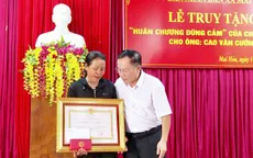 Truy tặng "Huân chương dũng cảm" của Chủ tịch nước cho người đàn ông cứu người trong lũ