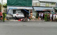 Ô tô lao vào quán bánh xèo, 1 người chết, 2 người bị thương