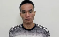 Trộm lẻn cửa sổ tầng 2, vơ sạch điện thoại và cả lợn đất