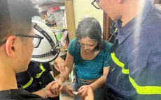 Hà Nội: Dùng thang, cắt cửa giải cứu người phụ nữ mắc kẹt ở tầng 3 ngôi nhà