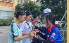 Phà xuyên đêm, xe buýt đưa đón: TP Hồ Chí Minh chăm lo thi Tốt nghiệp THPT