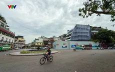 Dựng tôn, che bạt tòa nhà 'Hàm cá mập' tại Hà Nội đang được phá dỡ