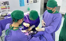 Người phụ nữ nhập viện với cây kéo đâm xuyên sọ não