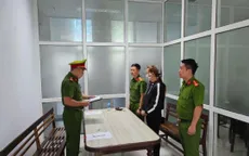 Phát hiện công ty mỹ phẩm "ma" sang chiết kem trôi nổi dán nhãn riêng
