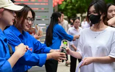 Sắc xanh tình nguyện mùa thi: Tiếp sức không chỉ bằng hành động, mà bằng cả trái tim