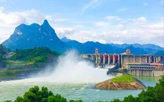 Hồ thủy điện Tuyên Quang mở tiếp 2 cửa xả đáy