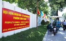 Trụ sở hành chính TP Hồ Chí Minh thay áo mới trước “giờ G”